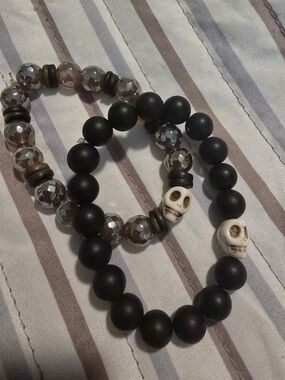 Lemon And Lava, Black Beaded Skull Stretch Bracelet - Matte Black & White